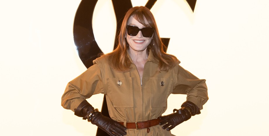 Карла Бруни Карла Бруни, жена Николя Саркози, парижская неделя моды, показ YSL, Карла Бруни стиль, париж