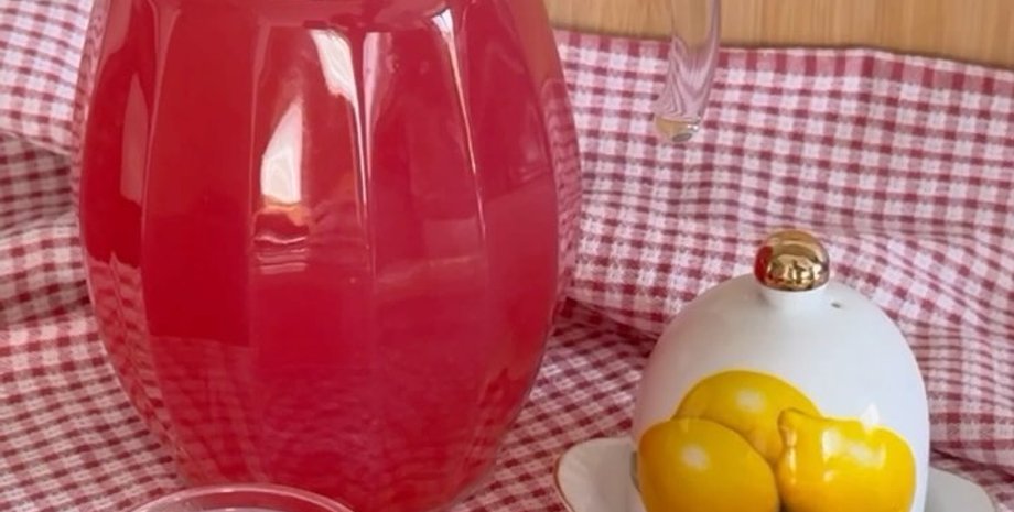 напиток из ревеня, компот