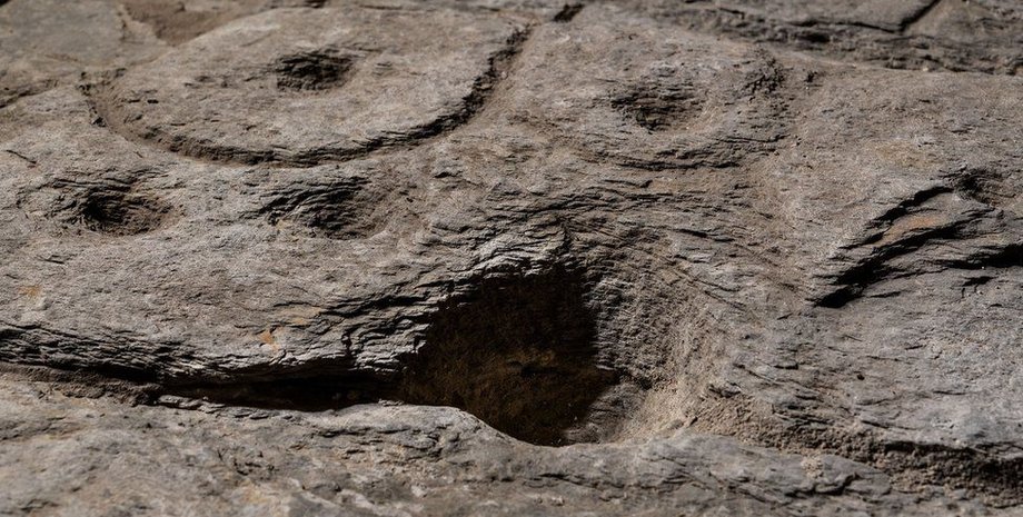 каменная плита, фото, раскопки, Франция