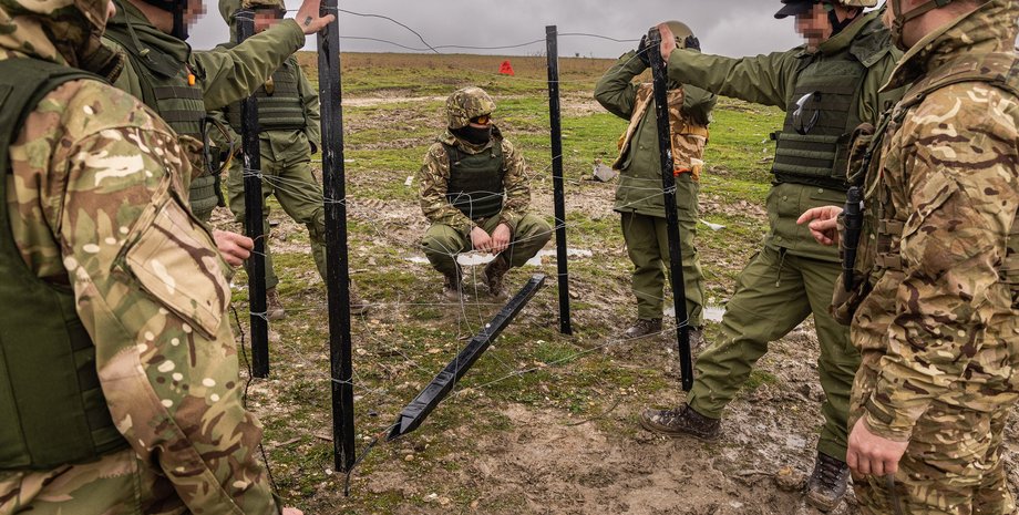 Навчання у Британії, переговори Британія війська, британські військові, західні військові, Велика Британія військові, Британія інструктори, Британія війна РФ, Британія Джон Гілі