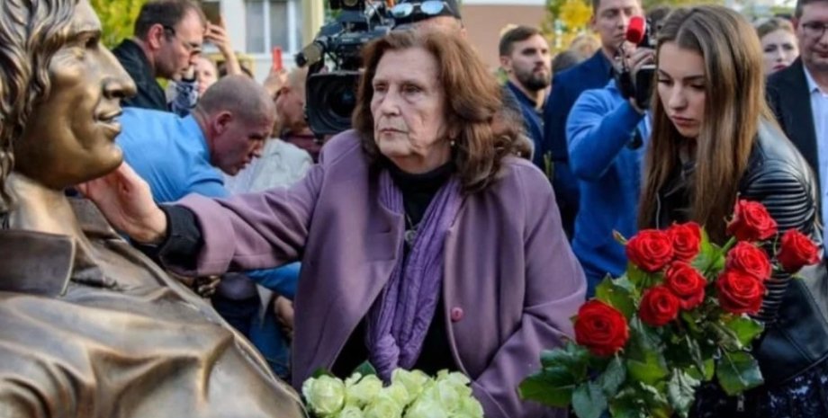 Дочь Кузьмы Скрябина впервые рассказала о причине смерти бабушки