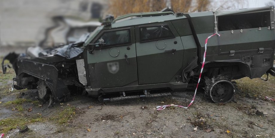 СБА "Новатор" производства ООО "Украинская бронетехника" после наезда на мину