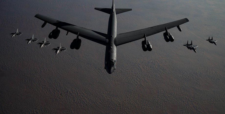 Ядерний бомбардувальник США, B-52H Stratofortress, літак B-52H Stratofortress, росія B-52H Stratofortress