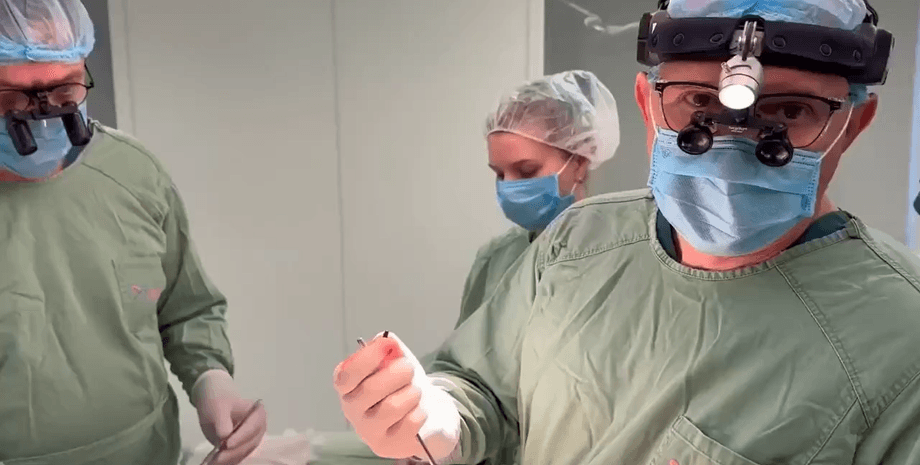 Институт сердца, врач, операция, хирург, обломок, ребенок, обстрел Херсона, война в Украине