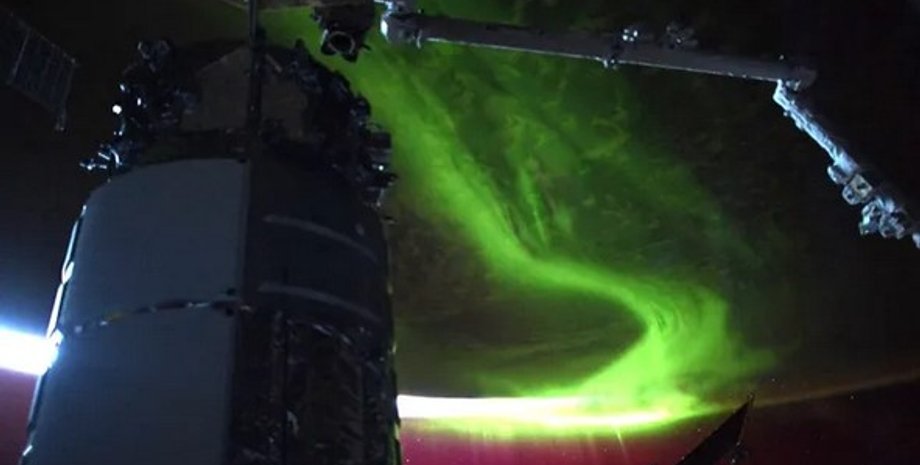 полярне сяйво космос