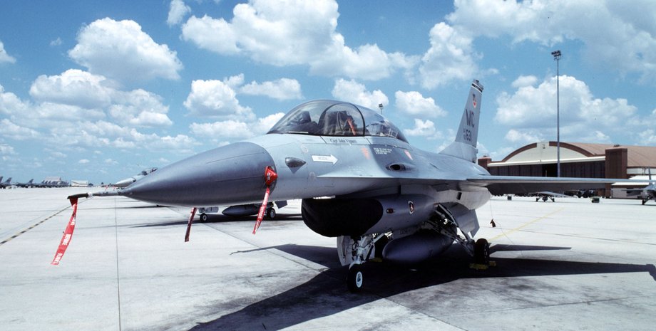 погиб пилот ф16 Максим Устименко