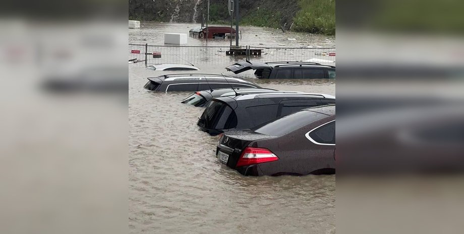 Львовские власти предупредили об угрозе в трех районах областного центра и попросили людей освободить подвалы