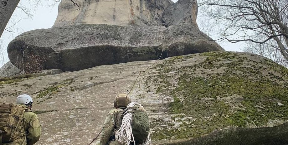 курсанты всу, скалы довбуша