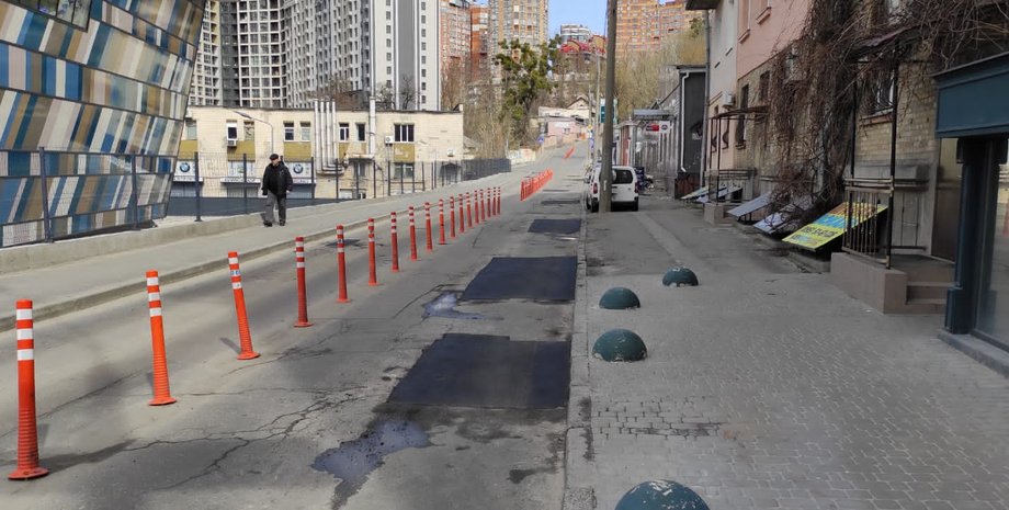 ремонт дорог, ремонт дорог в Украине, ремонт дорог в Киеве, дороги Украины, военное положение, ямочный ремонт