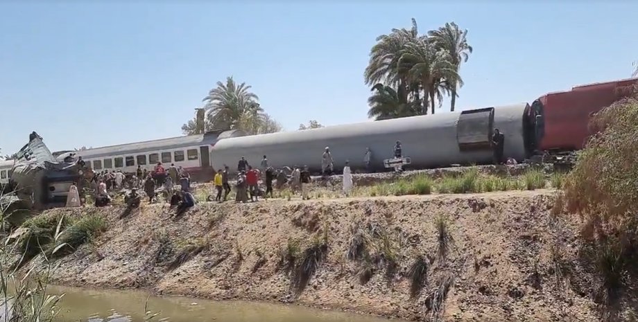 крушение, поезда, египет, жертвы, погибшие, фото