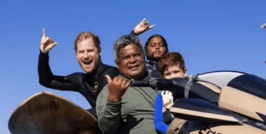 Принц Гарри с сыном Арчи принц гарри, сын принца гарри, дети принца гарри, меган маркл, серфинг, дети меган маркл, лилибет диана