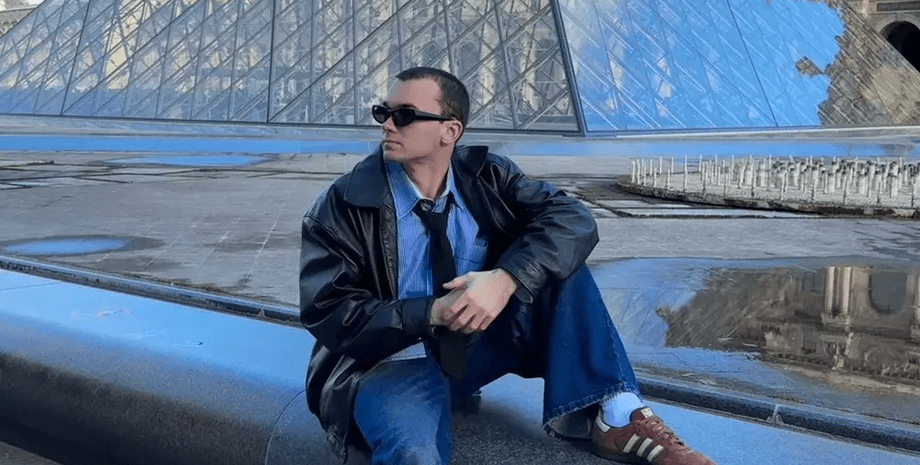 Чоловік безоплатно літає на літаках, син працівника компанії, авіакомпанія, безоплатні перельоти, подорожі, пільги,