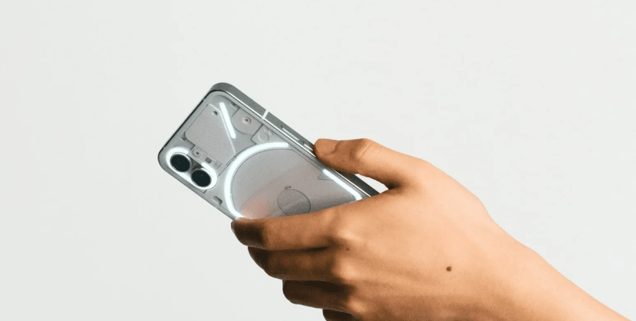 Nothing Phone (1) первый смартфон