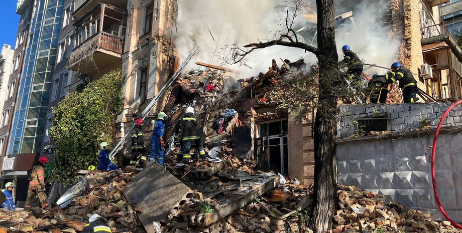 зруйнований будинок у Києві, будинок у Шевченківському районі, атака Києва, атака дронами, дрони-камікадзе, дрони Shahed-136, іранські дрони