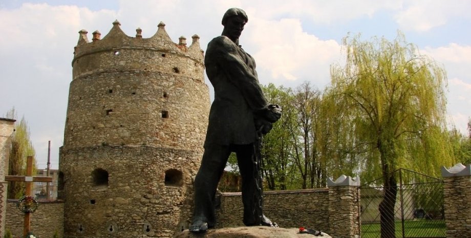 Устим Кармалюк, повстання кармалюка, український робін гуд, кам'янець-подільський, дума про кармалюка