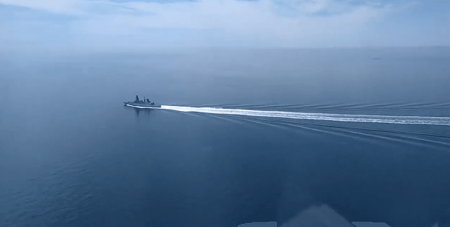 видео инцидента с британским кораблем