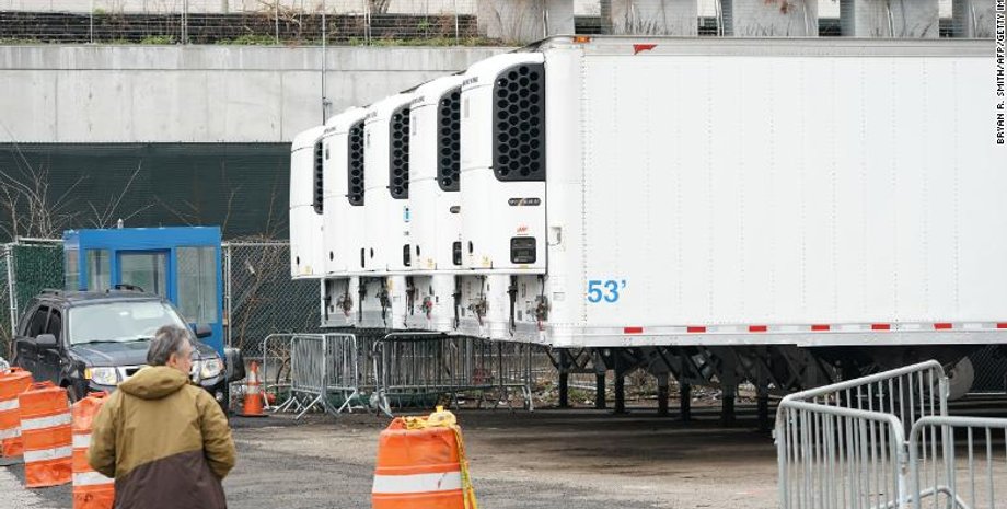 Холодильники для мобильного морга в Нью-Йорке/Фото: CNN