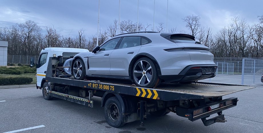 Porsche на евакуаторі