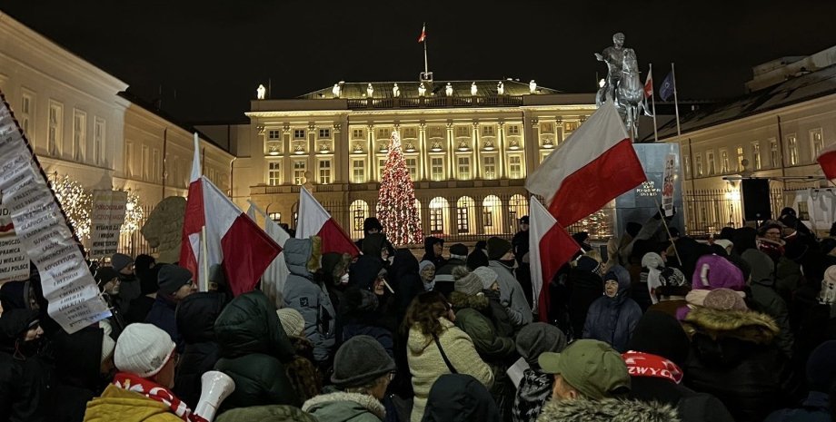 Польща, мітинг, Варшава, затримання, опозиція, президентський палац