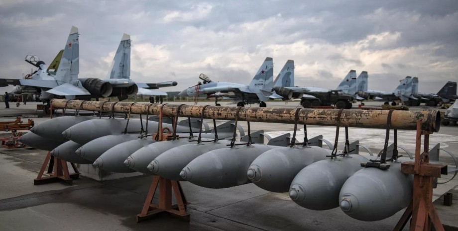 ВС РФ интенсивно обстреливают позиции ВСУ корректирующими авиабомбами