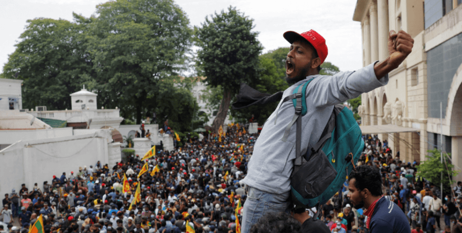 Штурм резиденції президента Шрі-Ланки, у глави Шрі-Ланки знайшли мільйони, криза в Шрі-Ланці, масові протести ланкійців