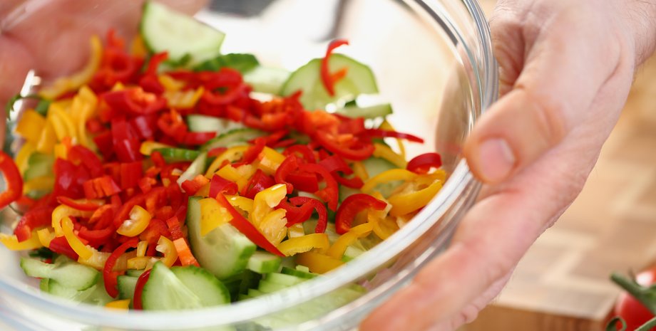 салат генеральський, консервація, заготовки на зиму