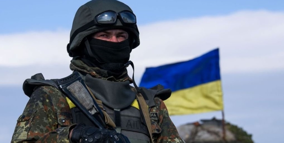украинский военный, флаг Украины, ВСУ