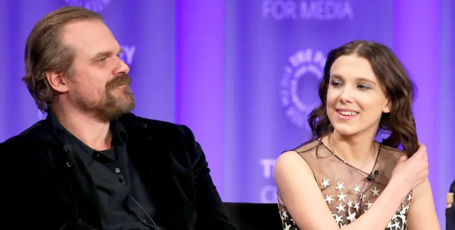 Дэвид Харбур и Милли Бобби Браун Милли Бобби Браун обвинила Дэвида Гарбура