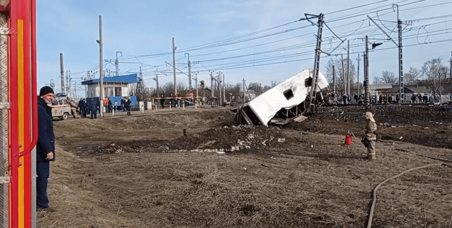 Авария, ДТП, автобус, поезд, столкновение, Россия, РФ, Ярославская область, фото