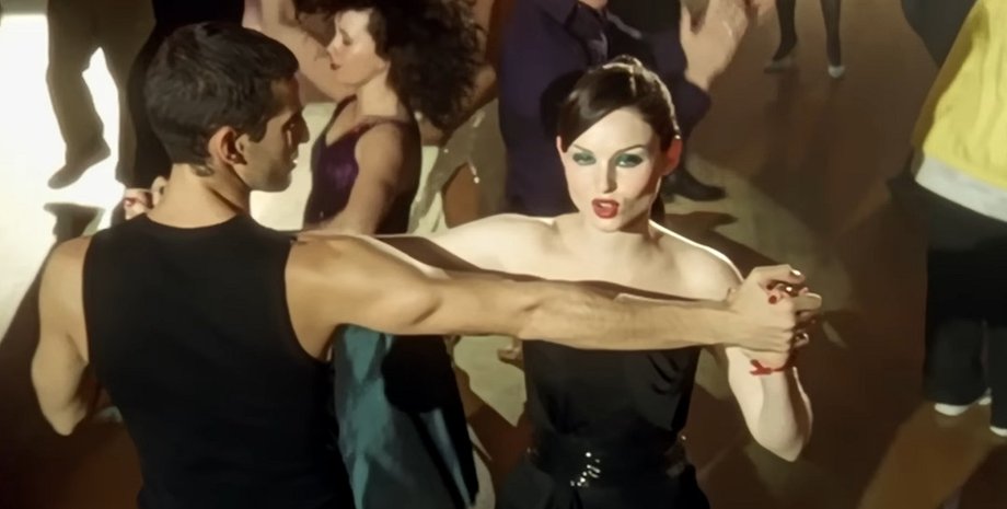 Murder on the Dancefloor, софи эллис-бекстор, кто угодно но не ты, сидни суини