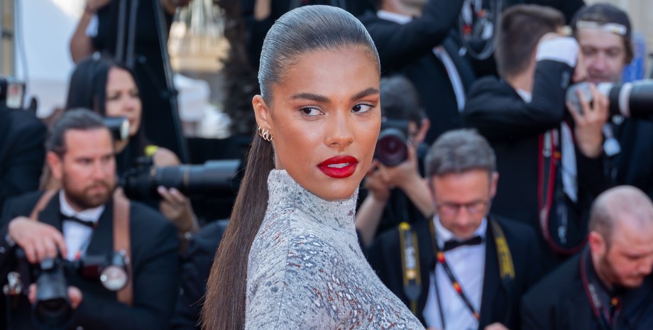 Тина Кунаки Тина Кунаки, Тина Кунаки, Венсан Кассель, Тина Кунаки на свидании, Тина Кунаки с загадочным мужчиной, ибица