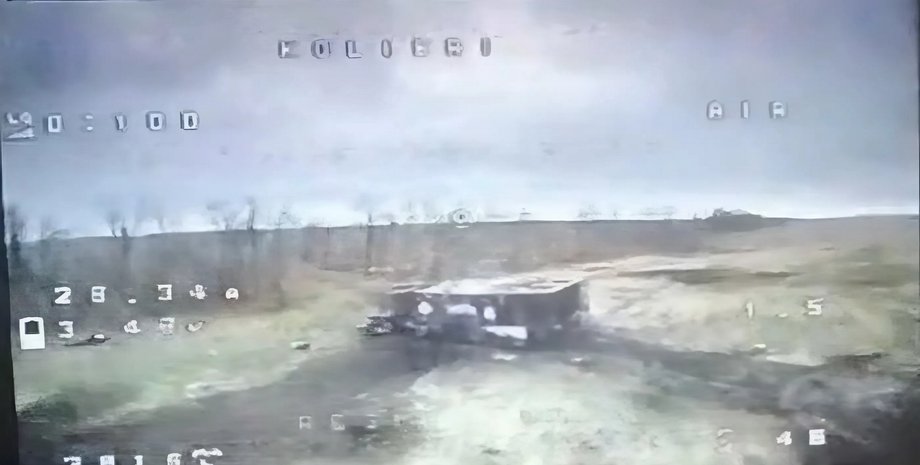 Техника ВС РФ, ВС РФ бронемашина, ВС РФ фронт, ВС РФ удары дронами ВСУ, дроны ВСУ удар по технике РФ