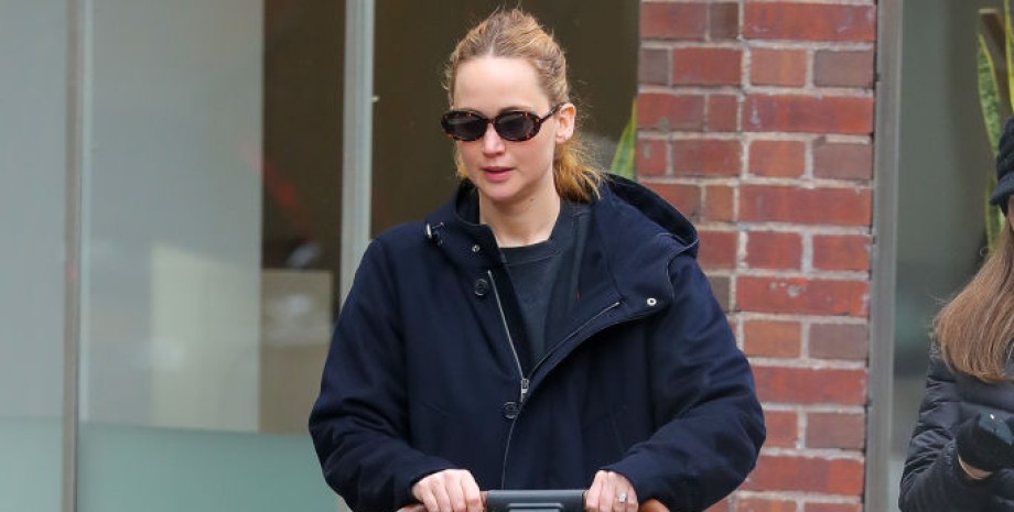 Дженнифер Лоуренс Дженнифер Лоуренс сын, Дженнифер Лоуренс муж, Дженнифер Лоуренс фильмы, фильм без обид, Дженнифер Лоуренс 2023