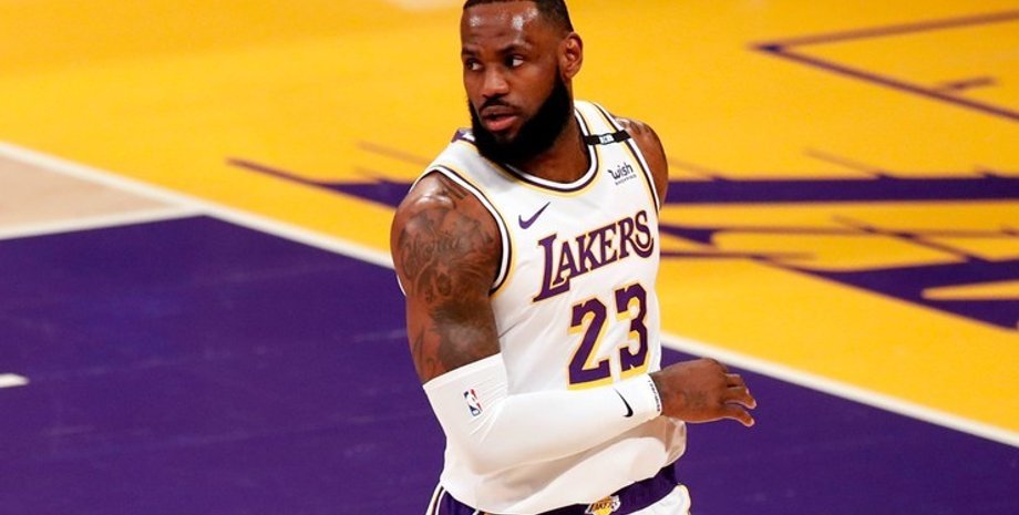 Леброн Джеймс