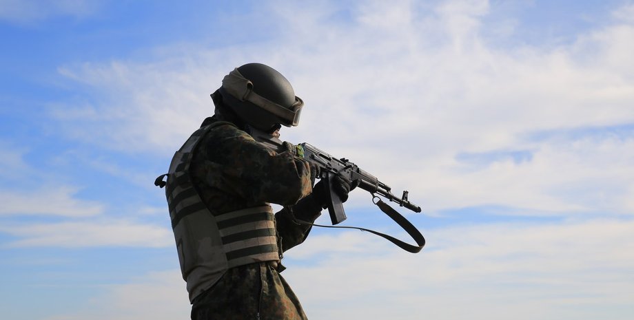 Боец АТО / Фото пресс-службы полка "Азов"