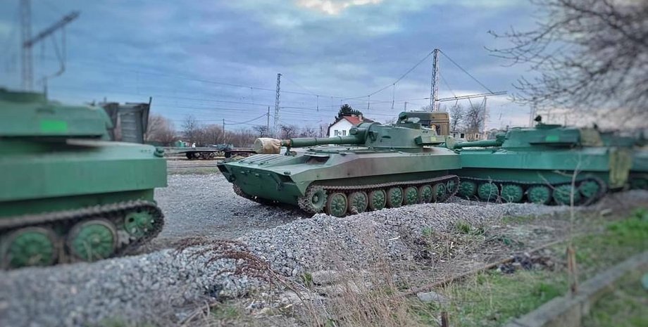 САУ "Гвоздика"