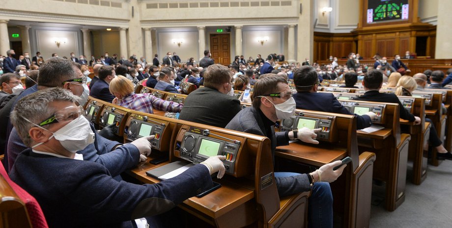 В Раду предлагают не пускать нардепов без COVID-сертификатов