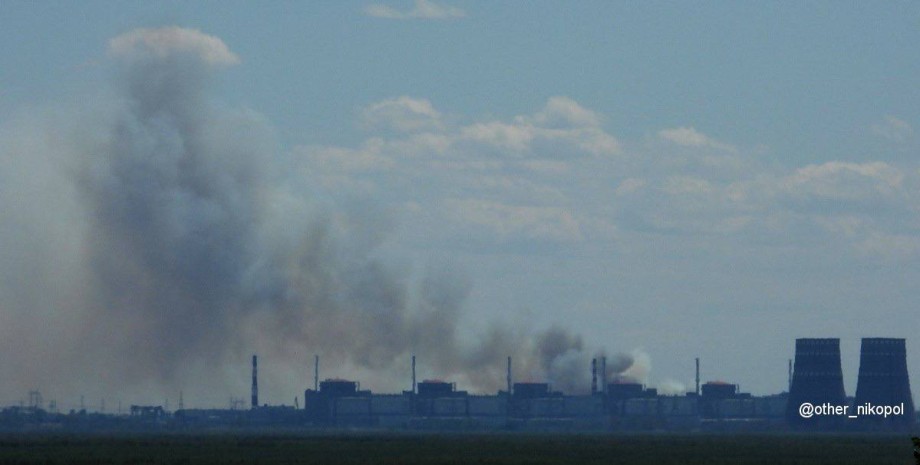 дым возле Запорожской АЭС Запорожская АЭС в Энергодаре возгорание