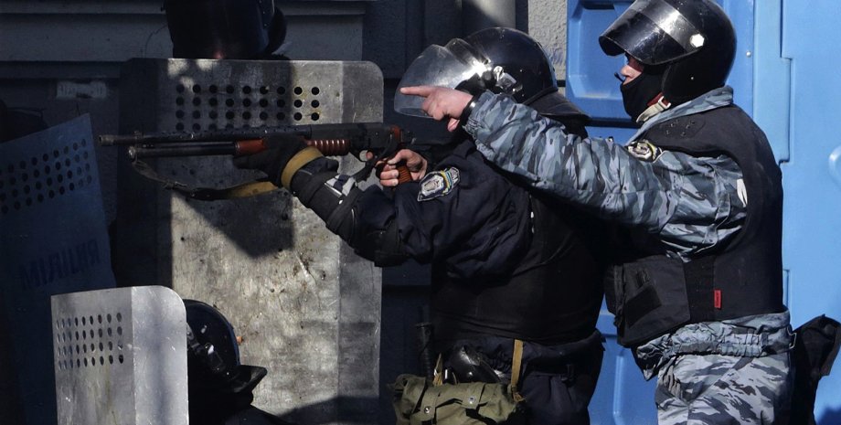 "Беркут" подавляет протесты в центре Киева / Фото: Maidanvideos.org