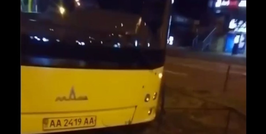 Київ, автобус, водій, напад,
