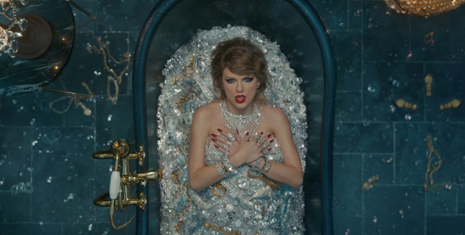 Кадр из клипа Taylor Swift "Look What You Made Me Do"