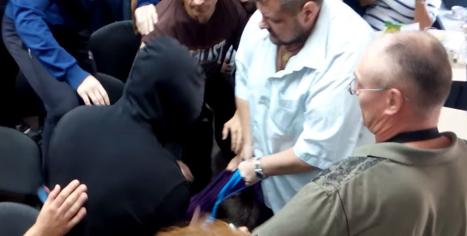 Кадр из видео Youtube