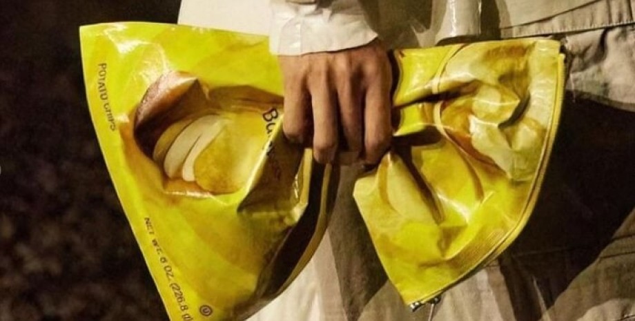 Lay's x Balenciaga Potato Chip Bag Clutch, клатч
