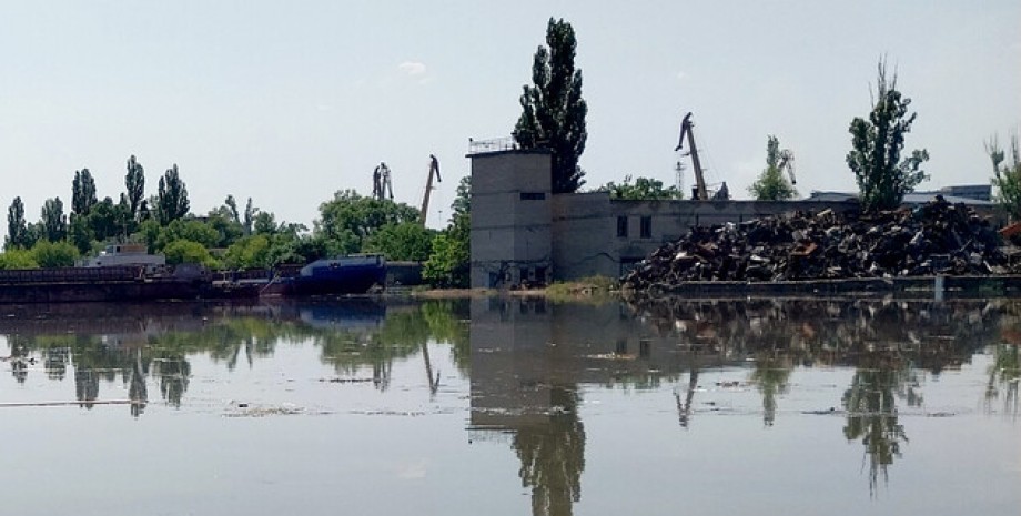Подрыв Каховской ГЭС, наводнение, война в Украине