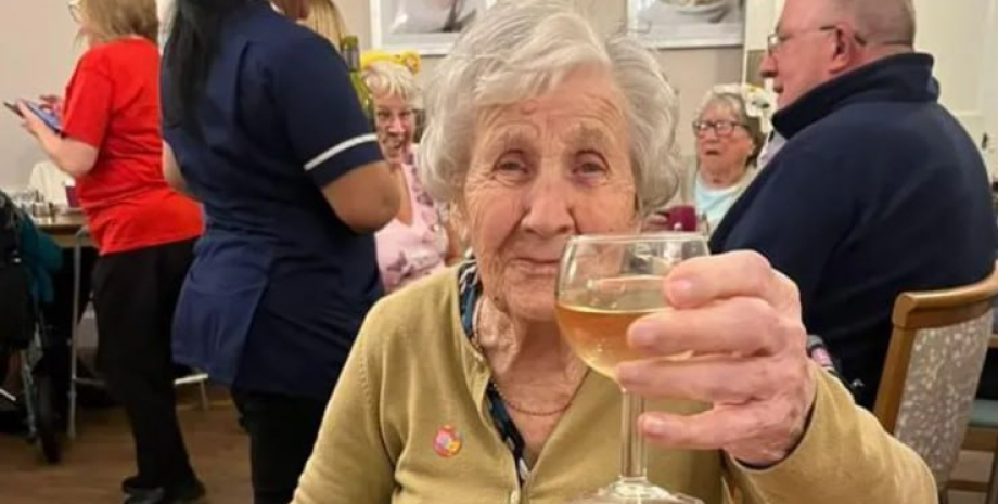 Хильда Джексон Вечеринка, день рождения, Великобритания