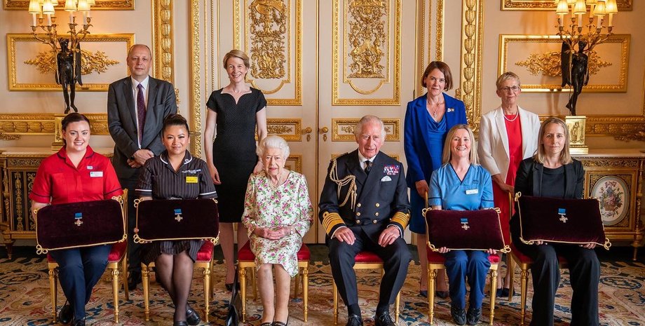 королева елизавета, принц чарльз, медработники, мэй парсонс