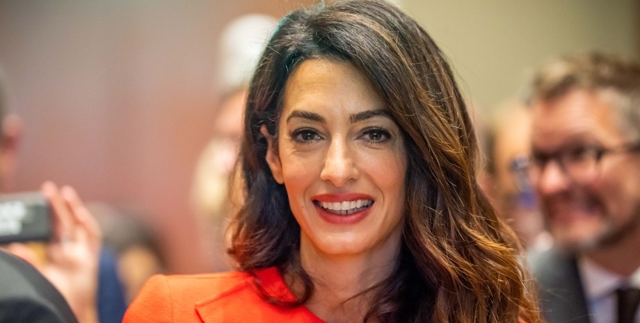 Амаль Клуні Амаль Клуні, Амаль Клуні стиль, Амаль Клуні джордж клуні, сукня прада, нью-йорк, асамблея ООН, сукня за 640 тисяч грн