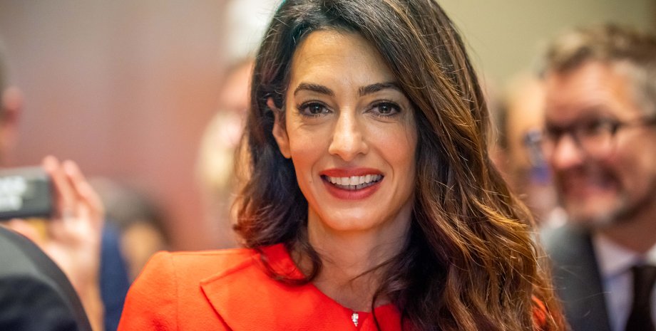 Амаль Клуні, Амаль Клуні стиль, Амаль Клуні джордж клуні, сукня прада, нью-йорк, асамблея ООН, сукня за 640 тисяч грн