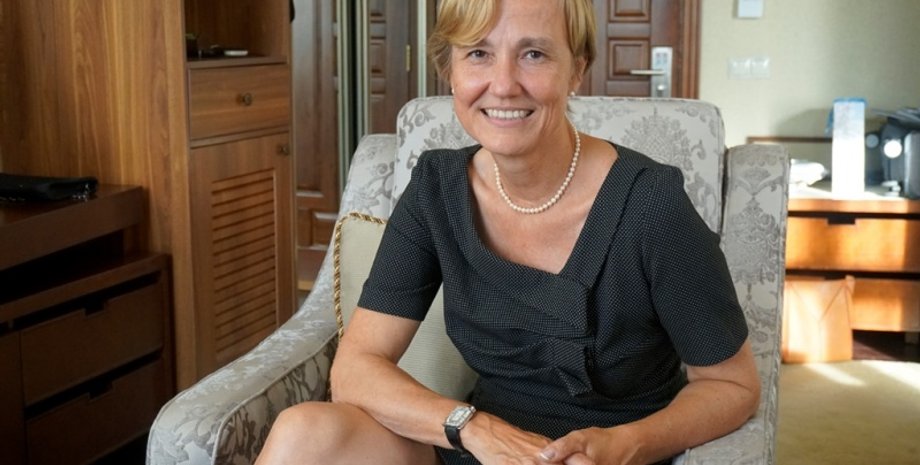 Анка Фельдхузен