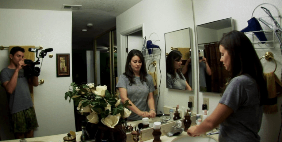 Паранормальное явление, кадр из фильма